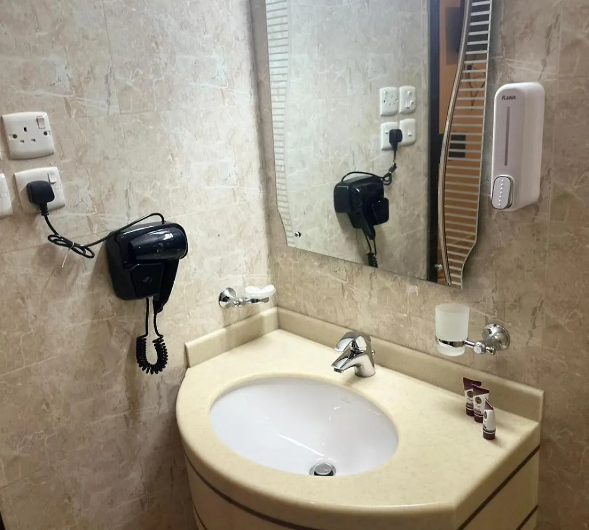 فندق تاج الذهبية Taaj Alzahabiya Hotel - Al Rawda Mecca