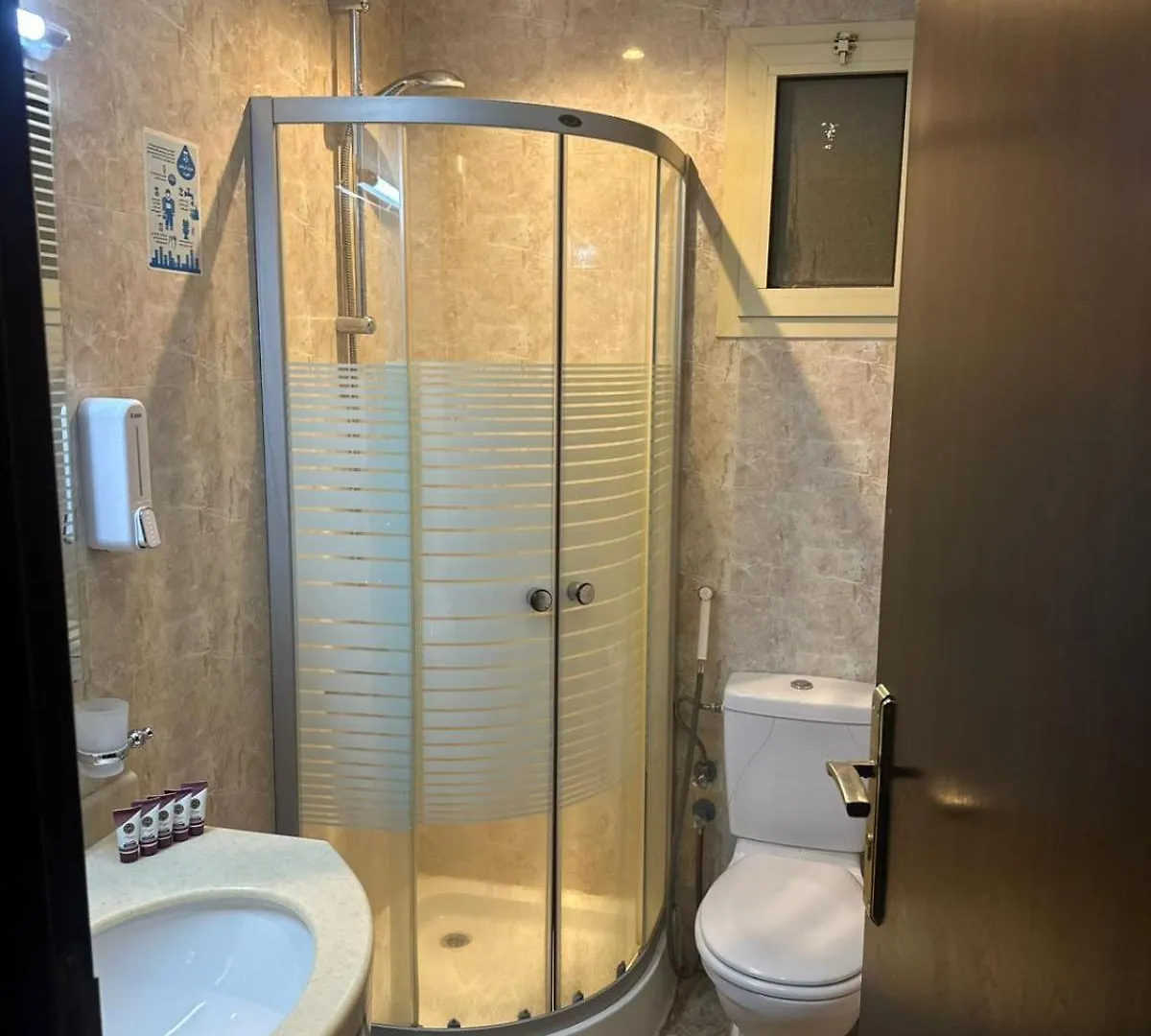 فندق تاج الذهبية Taaj Alzahabiya Hotel - Al Rawda Mecca