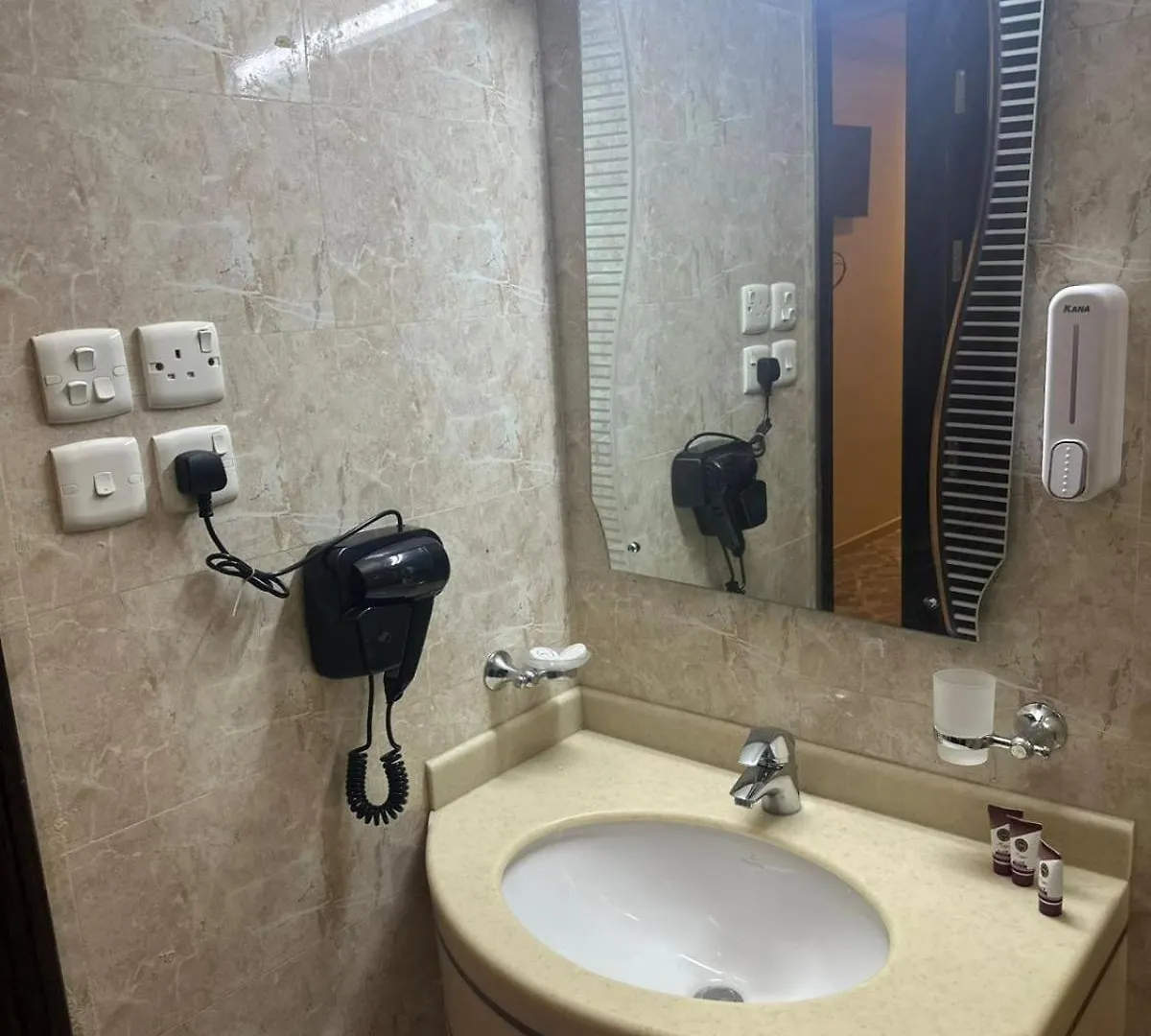 فندق تاج الذهبية Taaj Alzahabiya Hotel - Al Rawda Mekke
